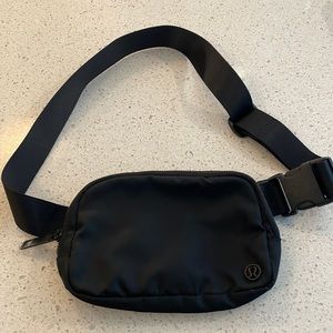 lululemon everywhere belt bag black